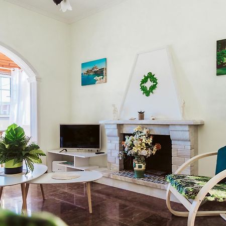 Achilleion Holiday Home ภายนอก รูปภาพ